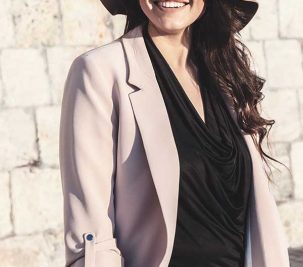 5 Ways Elegant Women Create Their Own Luck